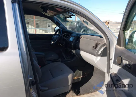 2015 Toyota Tacoma z USA, uszkodzony, nr VIN 5TFUX4EN9FX035211